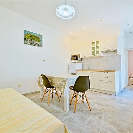 아파트 With Parking Spaces Postira, Brac - 22150
